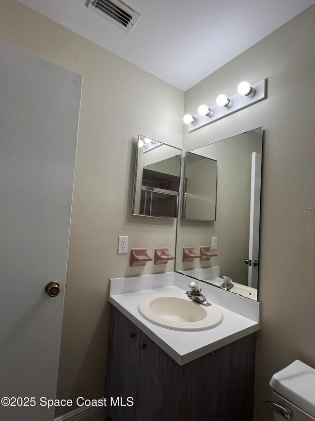 Building Photo - 3154 Dunhill Dr