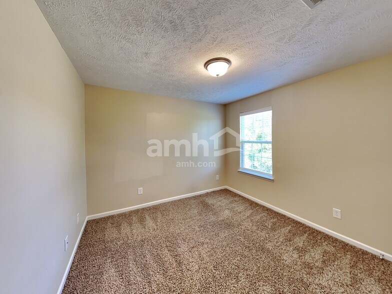 Building Photo - 1160 Shire Dr