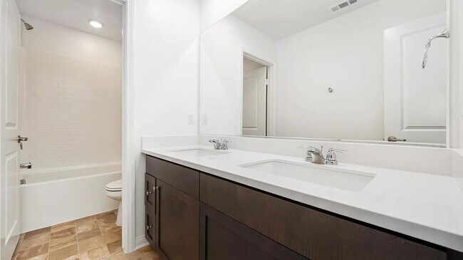 Building Photo - Energy Efficient Spacious 4BR House in Redlands