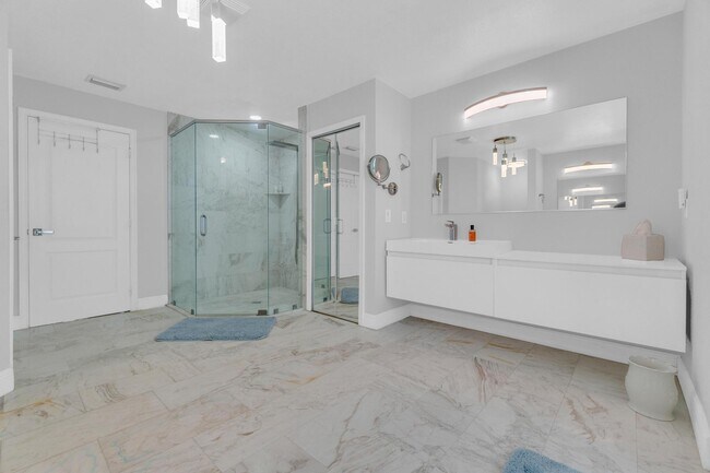 Building Photo - 1265 Longlea Terrace