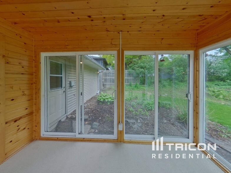 Building Photo - 3607 Robinwood Terrace