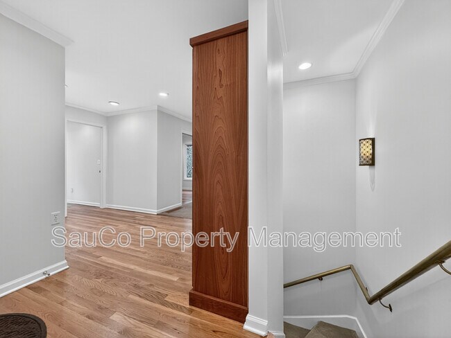 Building Photo - 5701 SW Hamilton St
