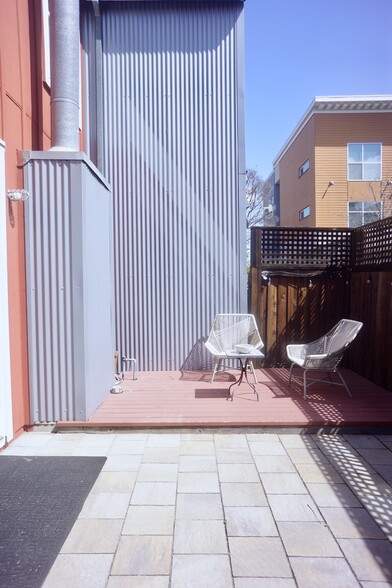 Building Photo - 2078 S Delaware St