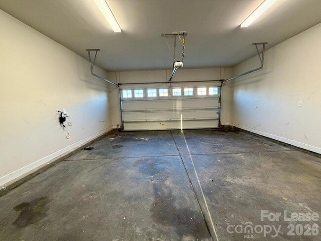 Building Photo - 1722 Spears Dr NW