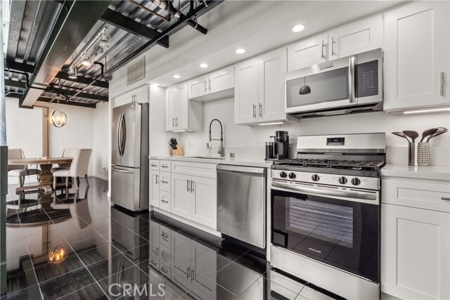 Building Photo - 420 San Pedro St