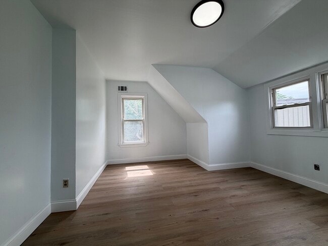 Building Photo - 3886-3888-3888 Washington St