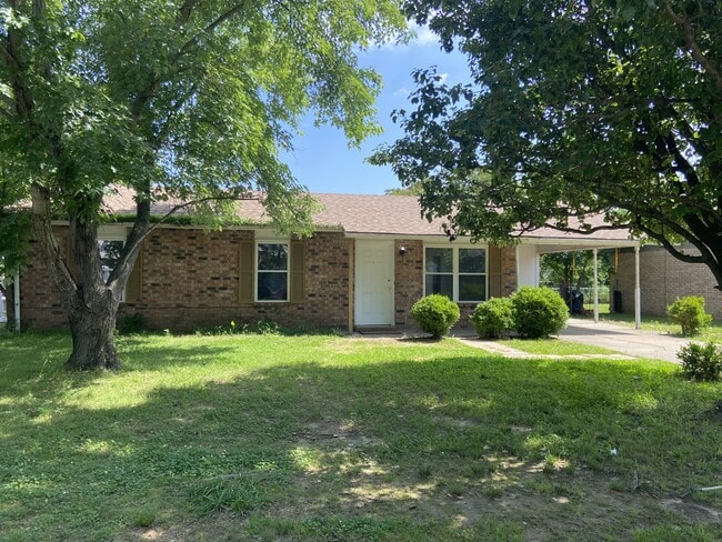 Primary Photo - 103 Rowe Ave