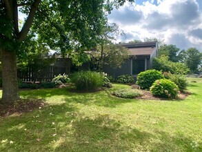 Building Photo - LEXINGTON - 3 Bedroom, 1 1/2 Bath Duplex M...