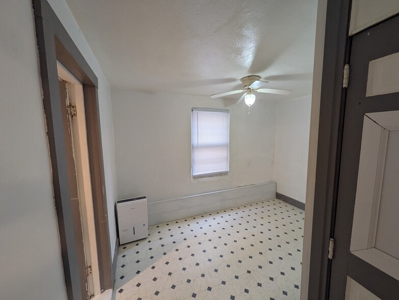 Dining Room - 1132 N Trimble Rd