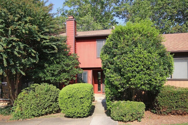 Primary Photo - Pet Friendly Stonehenge Townhome With Base...