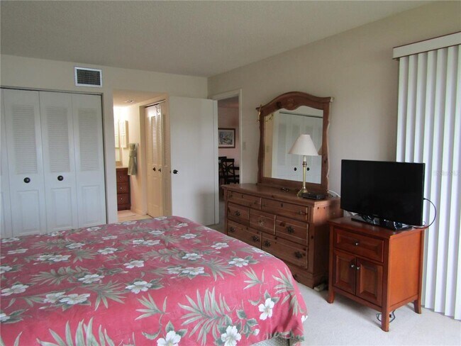 Building Photo - 5235 Willow Links