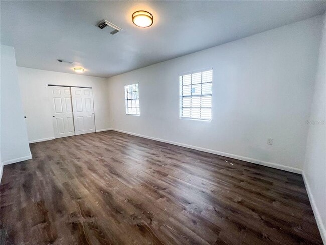 Building Photo - 3402 W Van Buren Dr