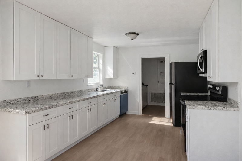 Building Photo - 640 Jasmine Rd