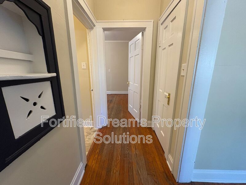 Building Photo - 2354 N Patterson Ave