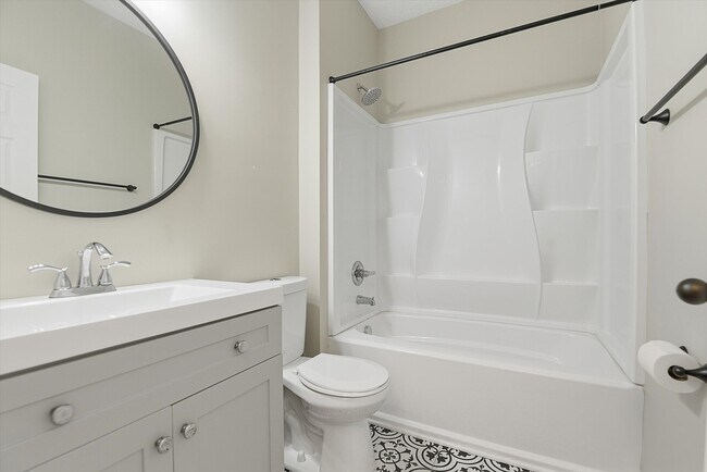 Building Photo - 630 N Hamilton Ave