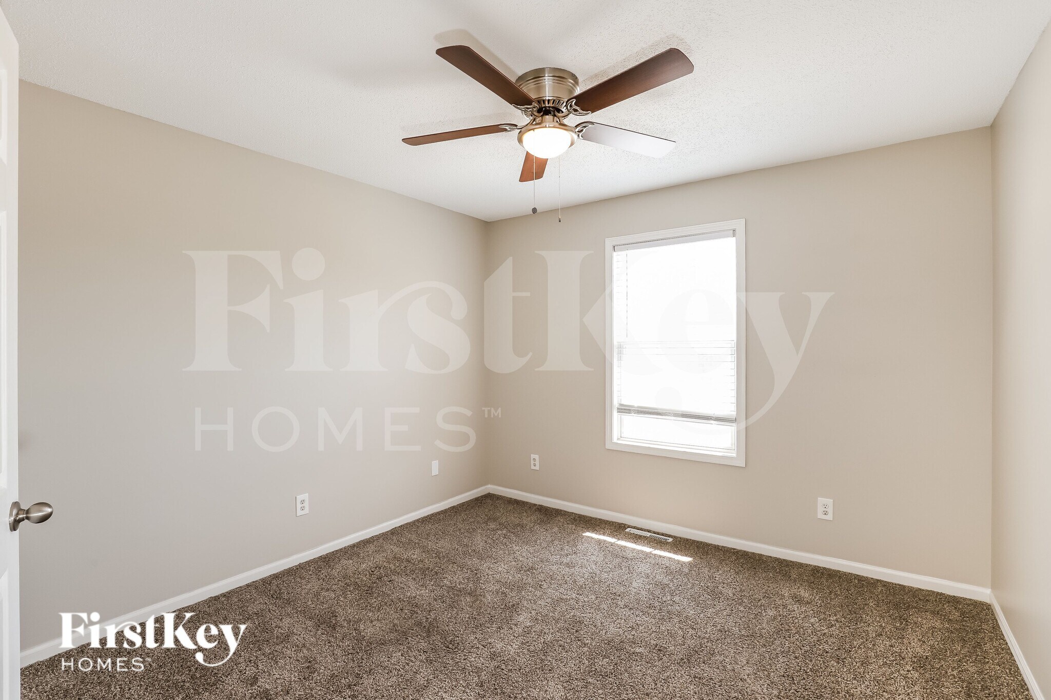 Building Photo - 2300 SW Stone Bridge Ct