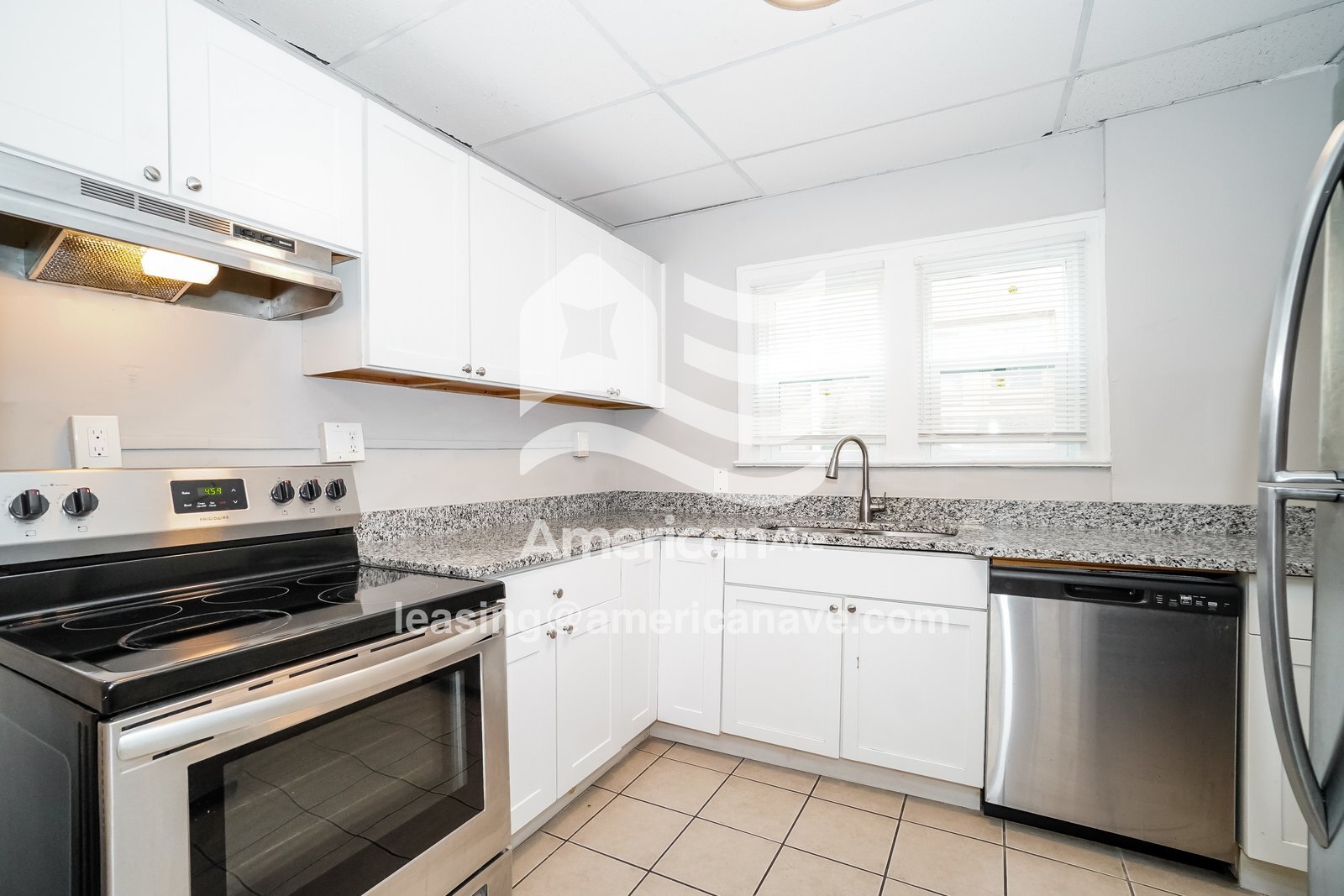 Building Photo - 985 Delia Ave