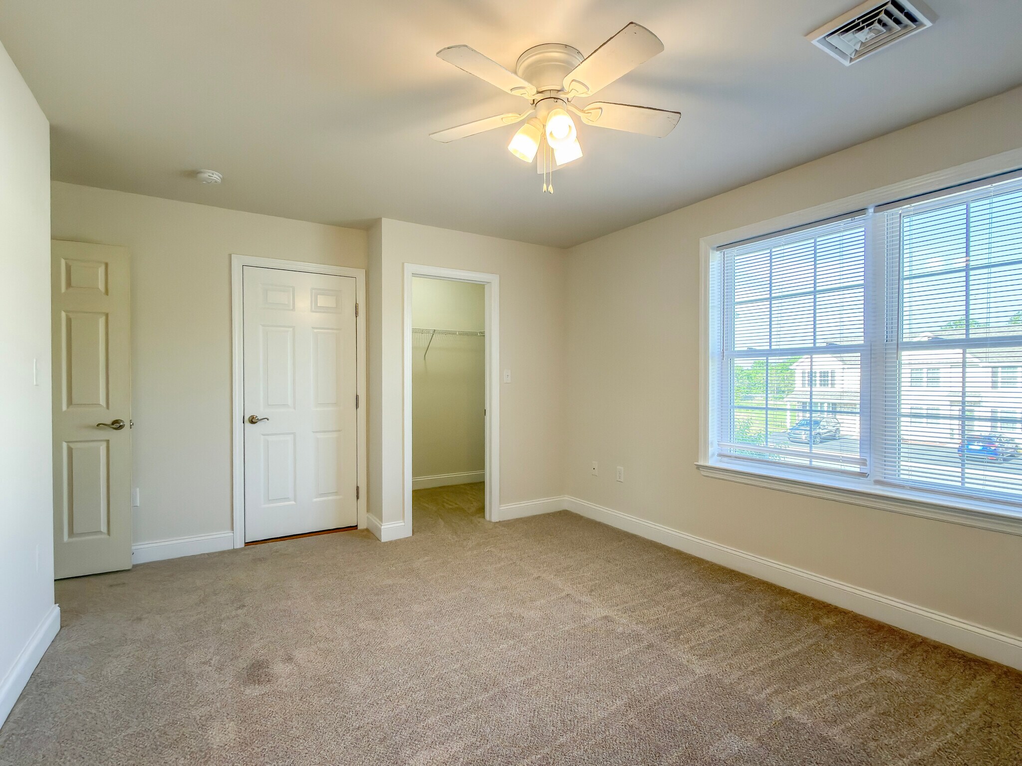 Building Photo - 141 Cedarwood Dr