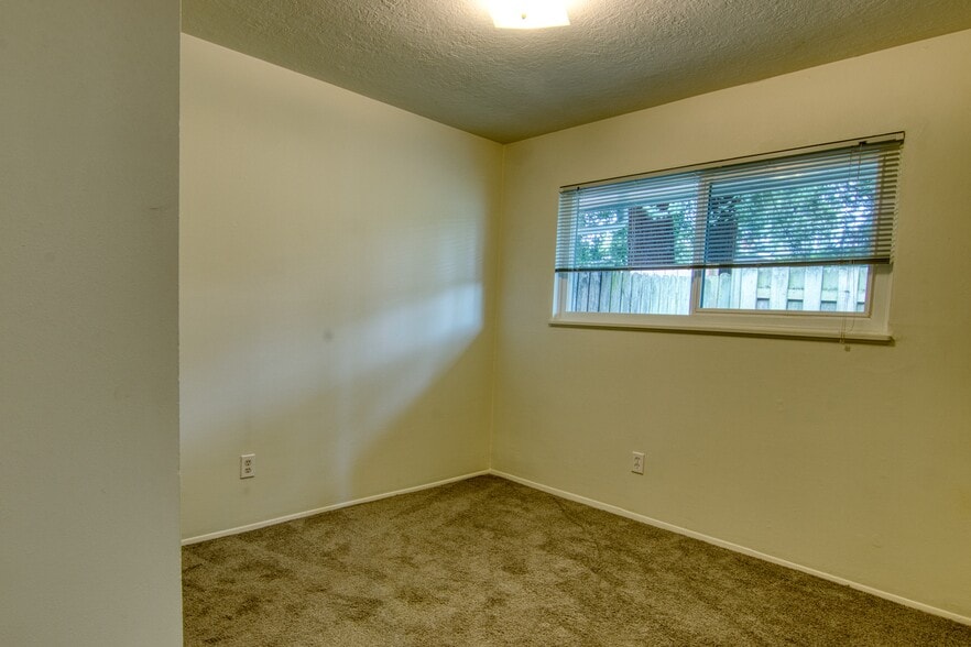 Building Photo - 7420 N Alma Ave