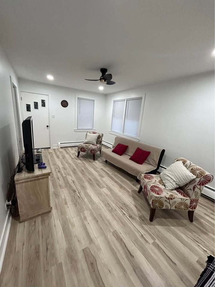 Building Photo - 4915 Egandale Ave