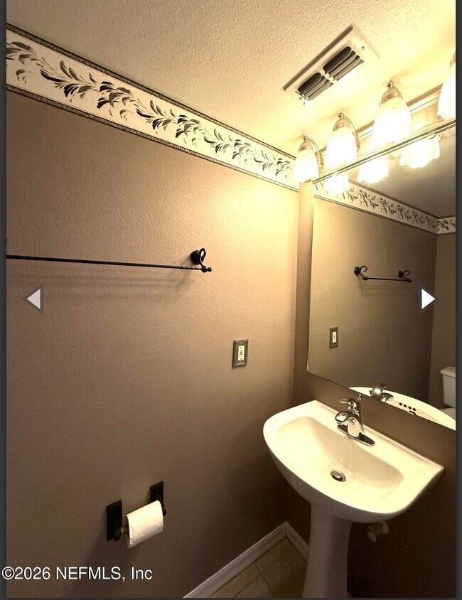 Building Photo - 6874 Playpark Trail W