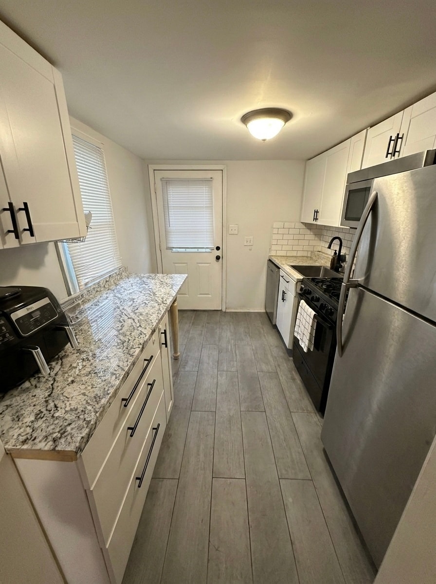 Building Photo - 3933 James St