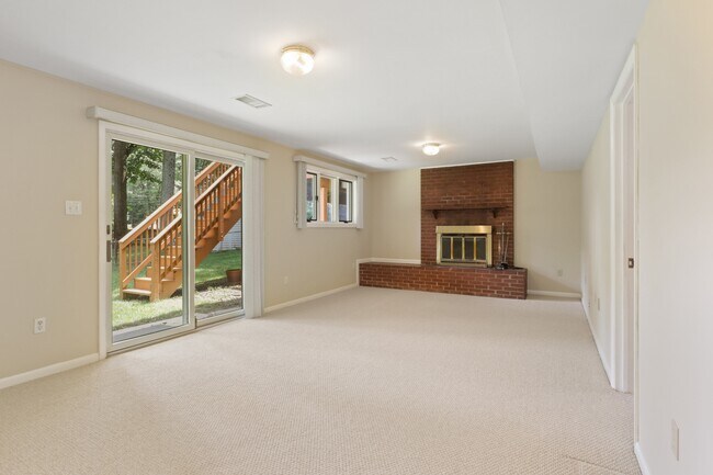 Building Photo - 2527 Swift Run St