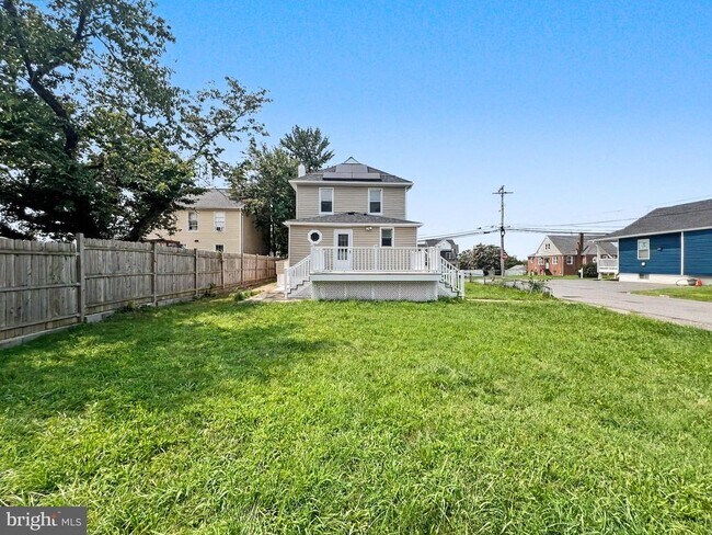 Building Photo - 5900 Hamilton Ave