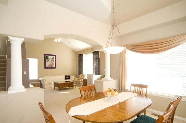 Building Photo - Bright Broomfield Home in Broadlands Cottages
