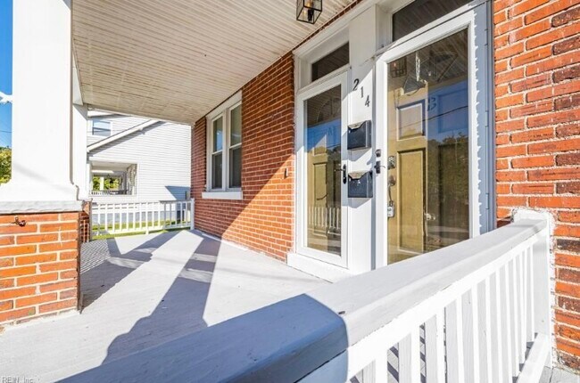 Building Photo - 214 Lucile Ave