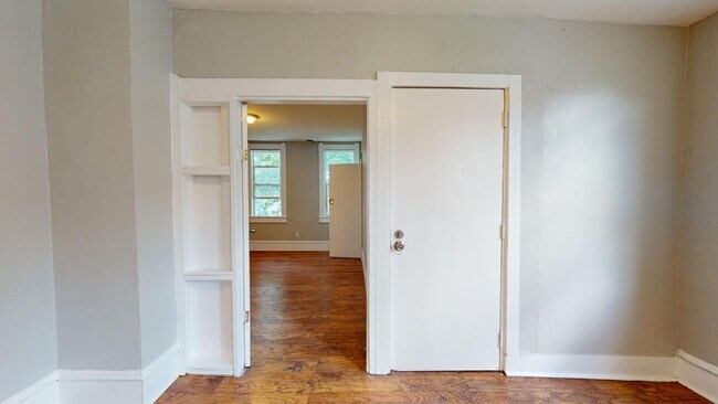 Building Photo - 3347 Seymour Ave