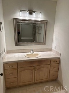 Building Photo - 2287 Levante St