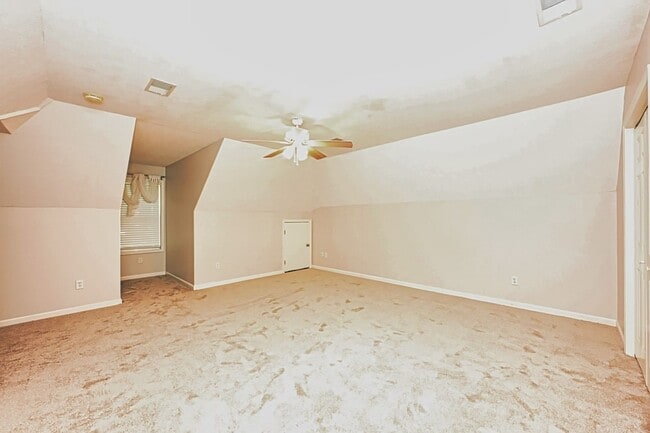 Building Photo - **BEAUTIFUL, WELL-MAINTAINED BRICK HOME ON A LOVELY 0.63-ACRE LOT IN A DESIRABLE NEIGHBORHOOD**