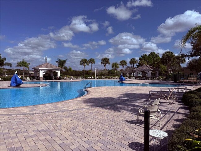 Building Photo - 12236 Fairlawn Dr