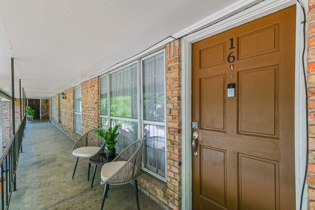 Building Photo - 2507 Montrose Blvd