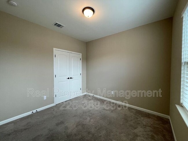 Building Photo - 17414 Berkshire Dr