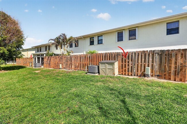 Building Photo - 9425 S Ocean Dr