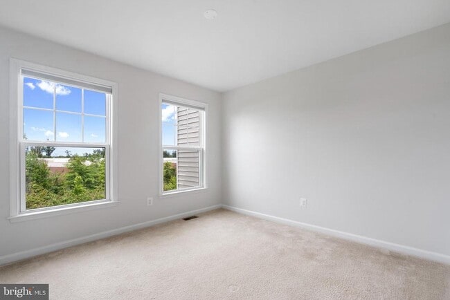 Building Photo - 42298 Lancaster Wds Sq