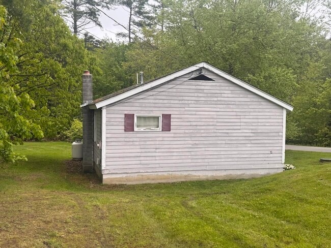 Building Photo - 3 Pine Crest Dr