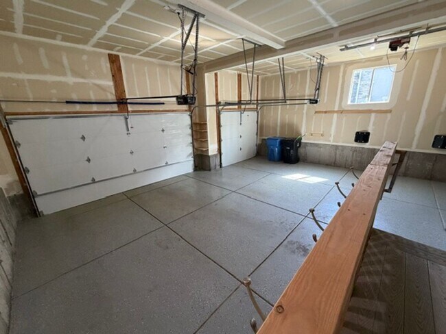 Building Photo - PRIMARY SUITE ON MAIN in a Beautiful Herriman House