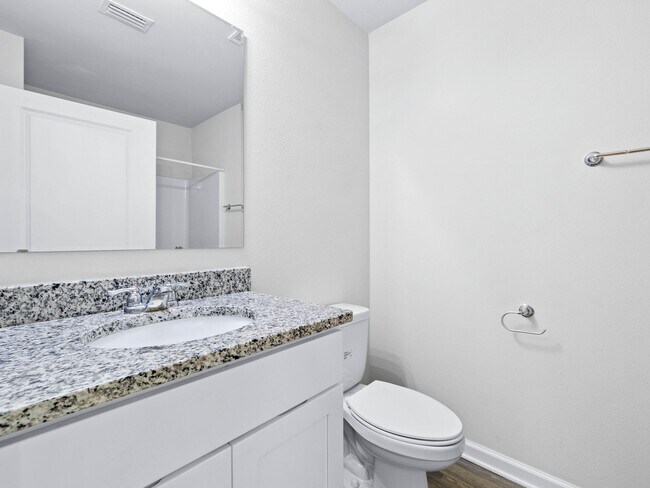Building Photo - 462 Whispering Creek Ave
