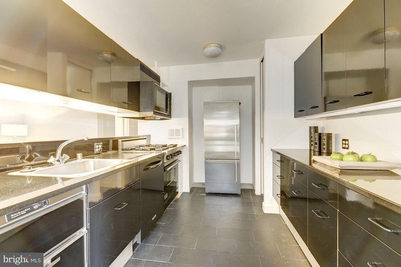 Building Photo - 950 25th St NW