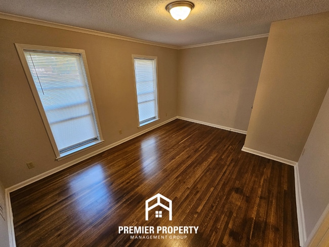 Building Photo - 2942 S.Mendenhall Road