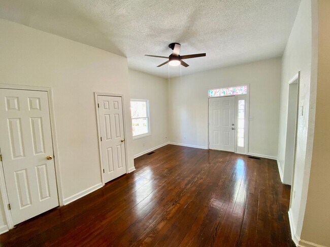 Building Photo - Historic Monroe Duplex