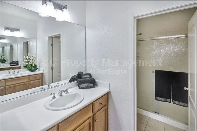 Building Photo - 2125 Winepol Loop