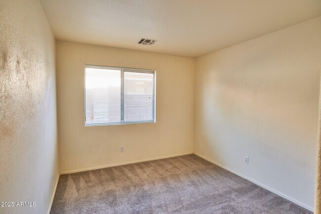 Building Photo - 30496 Maple Chase Dr