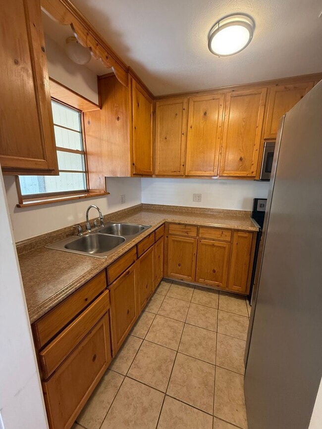 Building Photo - 3BD 1.5BA Single Home in Stevendale Heights Subdivision