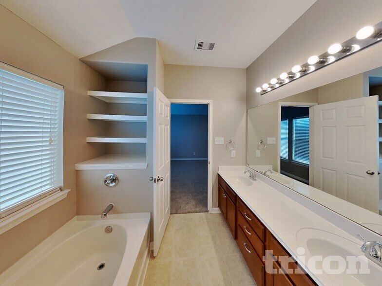 Building Photo - 715 Pequin Rd