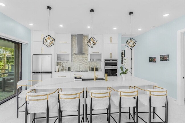 Building Photo - 3611 Gulfstream Pkwy