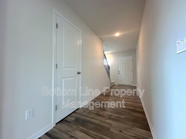Building Photo - 5336 Small St